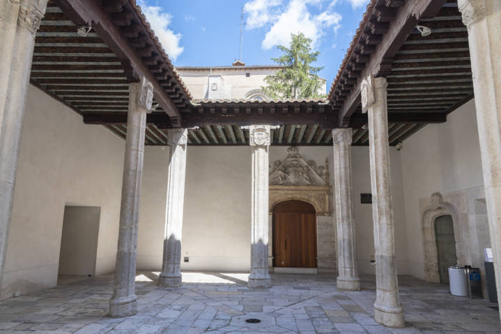 32 - Valladolid - ciudad - colegio de San Gregorio